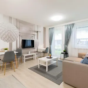 budapest-downtown-residences-leo-ac-elevator-terrace.inbudapesthotels.com/